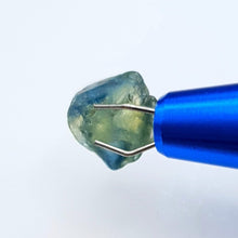 Load image into Gallery viewer, R84 Australian Sapphire facet rough 2.0cts
