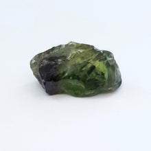 Load image into Gallery viewer, R102 Australian Sapphire facet rough 3.55cts
