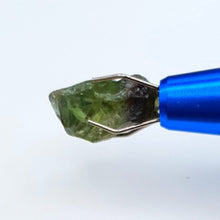 Load image into Gallery viewer, R102 Australian Sapphire facet rough 3.55cts

