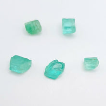 Load image into Gallery viewer, R117 Emerald facet rough parcel 3.65cts
