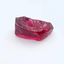 Load image into Gallery viewer, R139 Rhodolite Garnet facet rough 6.75cts
