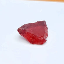 Load image into Gallery viewer, R140 Rhodolite Garnet facet rough 7.15cts
