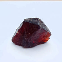 Load image into Gallery viewer, R150 Rhodolite Garnet facet rough 12.5cts
