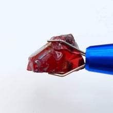 Load image into Gallery viewer, R153 Rhodolite Garnet facet rough 7.2cts
