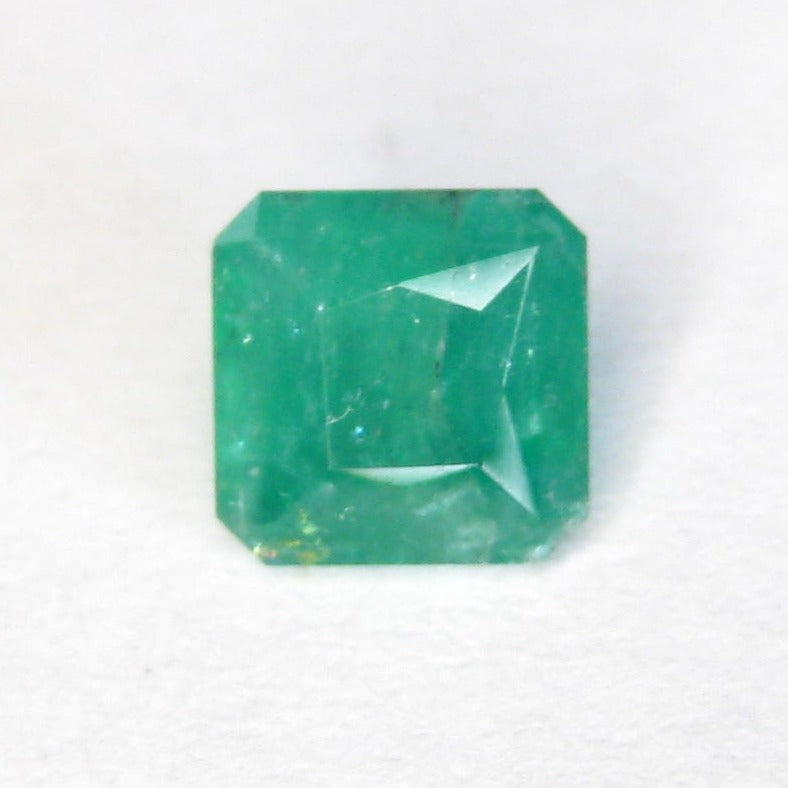 #148 Square scissor crown cut Emerald 1.15cts