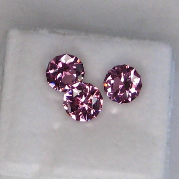 #145 3 Mauve-Pink Spinel round brilliants, 6mm calibrated, 0.8cts each