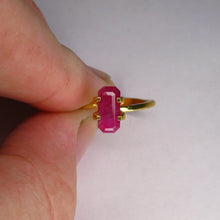 Load image into Gallery viewer, #152 Ruby emerald cut 1.3cts
