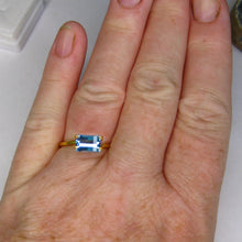 Load image into Gallery viewer, #169 Blue Topaz opposed bar 1.8cts
